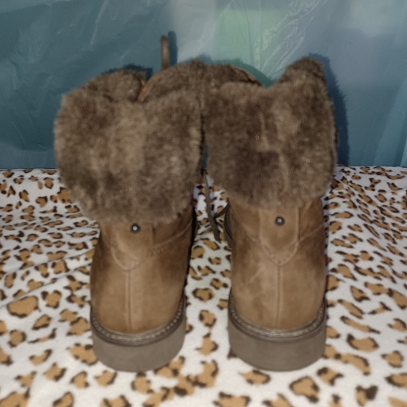 Women's Leather Rockport Boots w/Faux Fur trim and lining size 9W - Picture 4 of 9